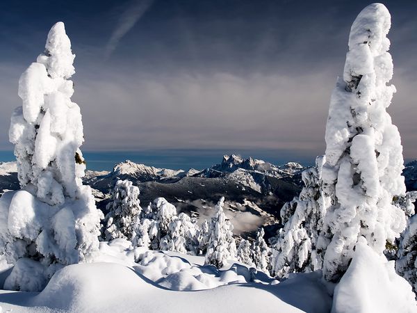 snow-dolomite-mountains_42010_600x450