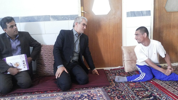بازدید دکتر حسین امیری از افراد کمیته امدادی و بهزیستی کوهبنان