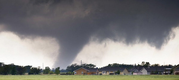 May 6, 2015 - Halstead, Kansas, U.S. - A large tornado passes just to the west of the city of Halstead. Several buildings were destroyed and one person was reported injured. Tornadoes touched down in Oklahoma, Kansas, and Nebraska. There were reports of tornado damage southwest of Oklahoma City. (Credit Image: © Travis Heying/TNS/ZUMA Wire)