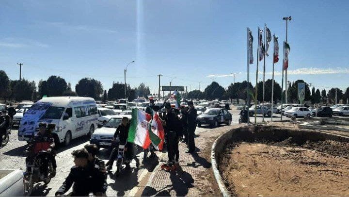 راهپیمایی خودرویی و موتوری در زرند برگزار شد4