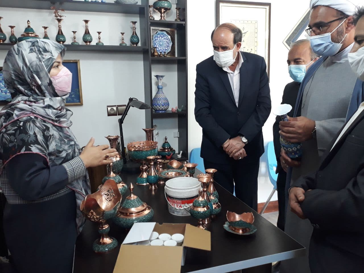 افتتاح کارگاه تولیدی فیروزه‌کوبی و میناکاری در زرند2